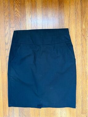 Banana Republic Black High Waisted Pencil Skirt - Classic Tailored Silhouette